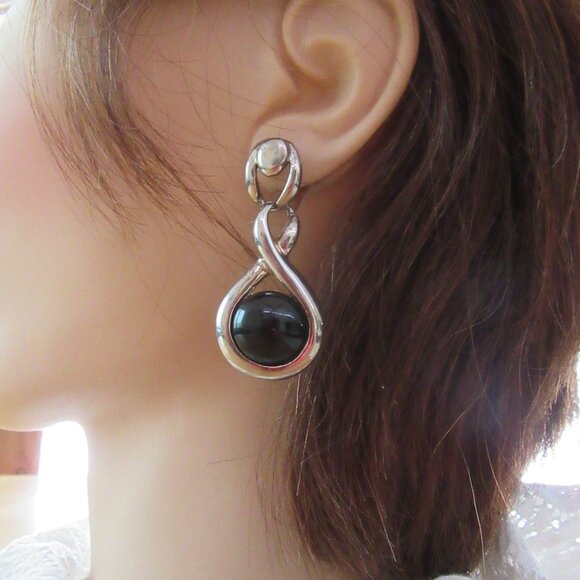 Vintage silver tone & faux onyx dangling pierced earrings - Picture 1 of 5